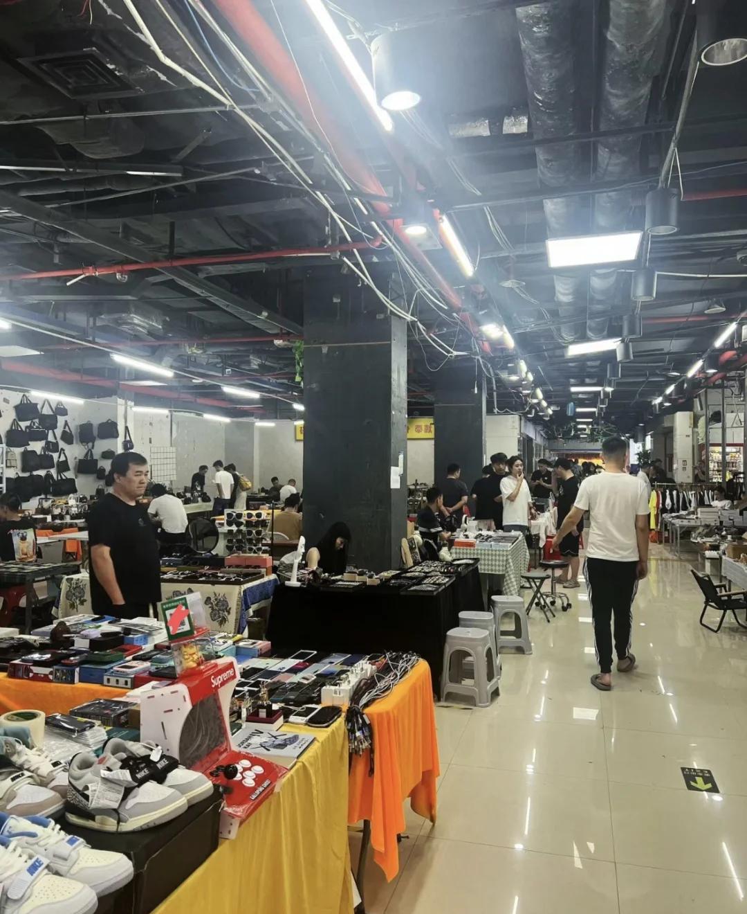 深圳华强北鬼市购物指南 计算机零配件批发必买清单